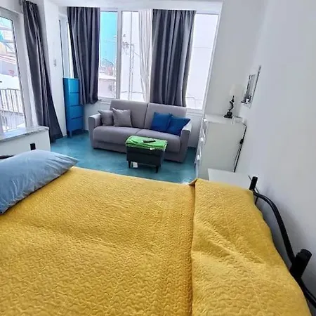 Bruder Hous * 伊斯基亚