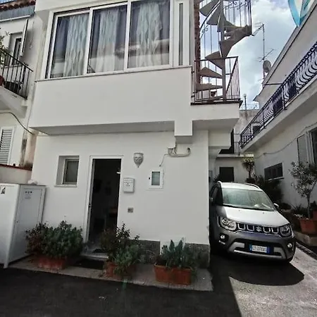 Bruder Hous Ischia